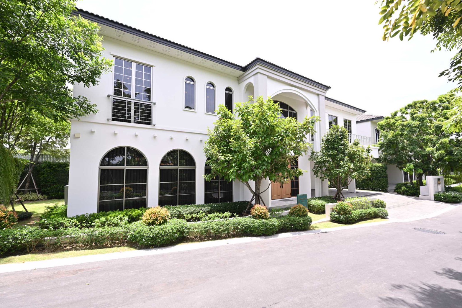 ไซมิส แอสเสท เปิดตัว “Monsane Exclusive Villa ราชพฤกษ์–ปิ่นเกล้า”พูลวิลล่าหรู ใกล้สวน เฟส 2 ตอกย้ำกลยุทธ์สร้างสินทรัพย์ มูลค่าเหนือกาลเวลา (2)