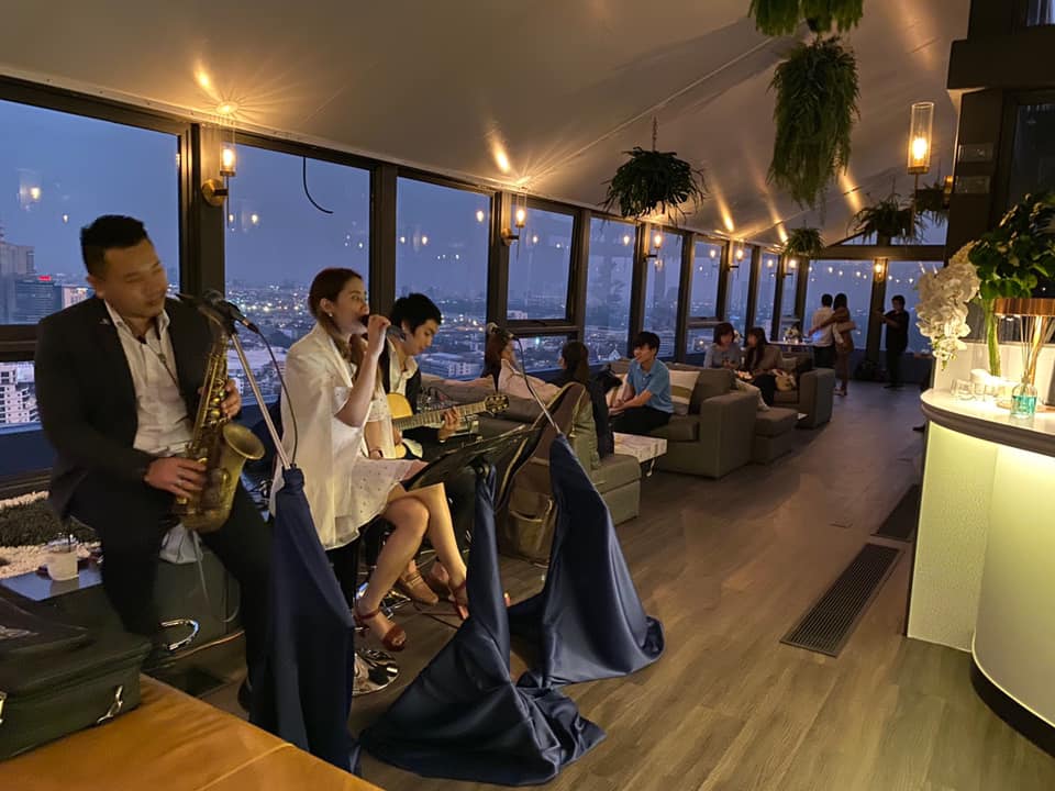 Siamese Exclusive Queens Grand Opening