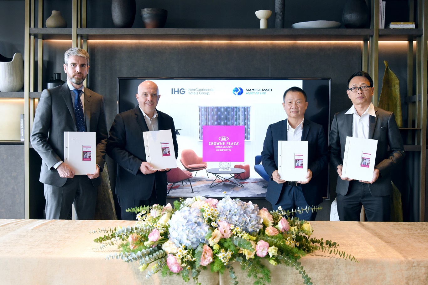 IHG ขยายแบรนด์คราวน์พลาซ่าในประเทศไทย ลงนามข้อตกลงบริหาร แฟรนไชส์โรงแรมคราวน์พลาซ่ากรุงเทพฯ พระราม 9